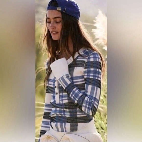 NWT Free People Movement Tees Top Long Sleeve Blue White Size M - Picture 10 of 12